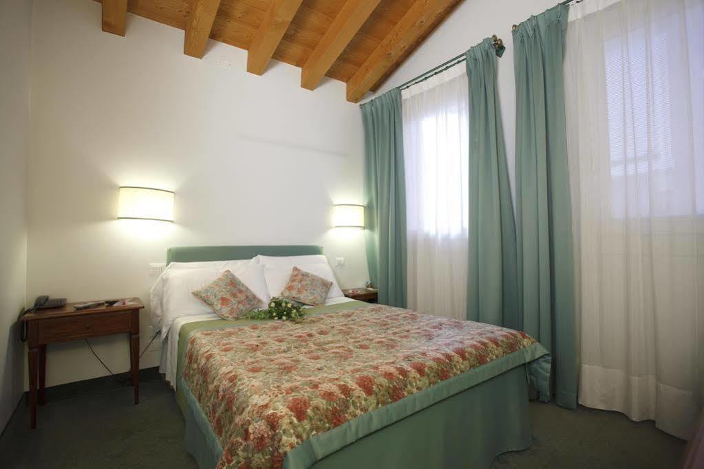 Albergo Al Moretto Castelfranco Veneto Bagian luar foto
